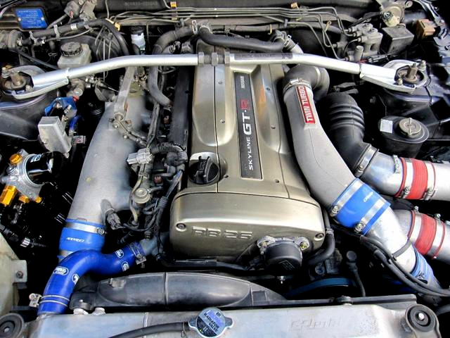 Nur RB26DETT twin turbo engine.