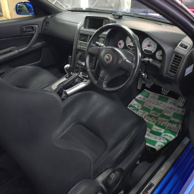 Interior of R34 SKYLINE GT-R V-SPEC II.