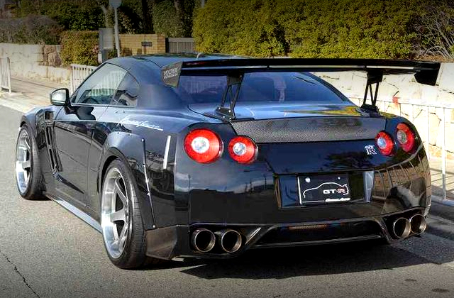 Rear exterior of R35 NISSAN GT-R PREMIUM EDITION.