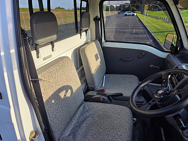 Seats of 5th Gen SUBARU SAMBAR.