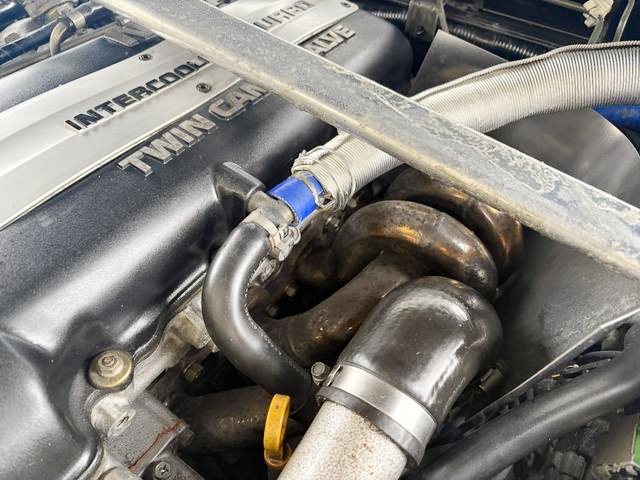 Aftermarket exhaust manifold on SR20DET.