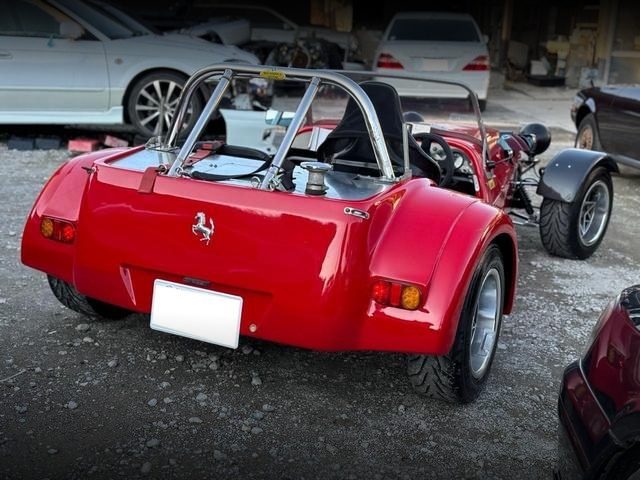 Rear exterior of Westfield SEi.