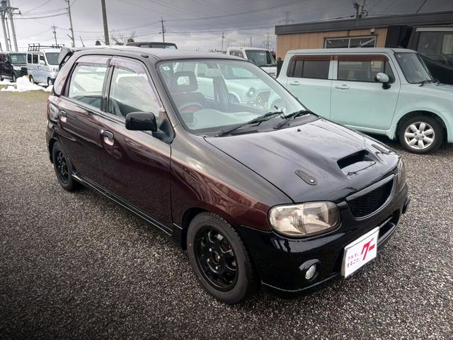 Front exterior of 5th Gen SUZUKI ALTO 5-DOOR The 21st Century Memorial Special LX.