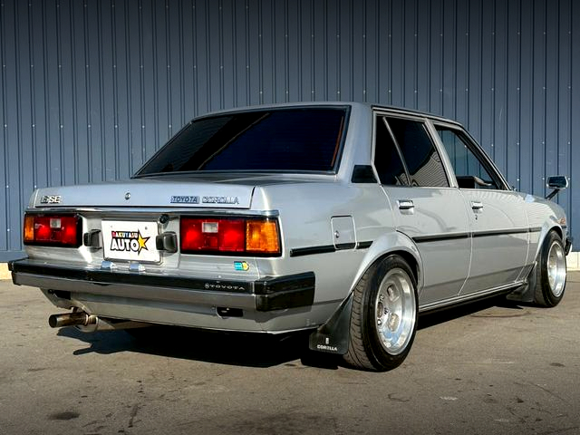 Rear exterior of AE70 COROLLA 4-DOOR.