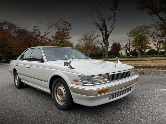 Front exterior of C33 NISSAN LAUREL.