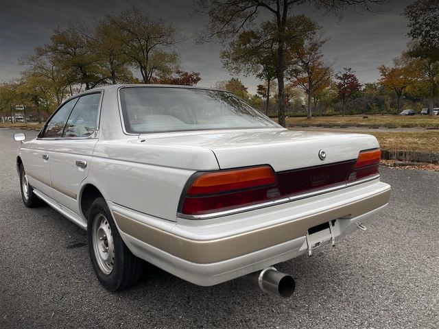 Rear exterior of C33 NISSAN LAUREL.
