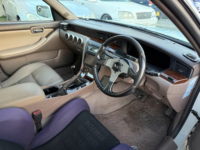 5MT CONVERSION interior of C35 LAUREL.