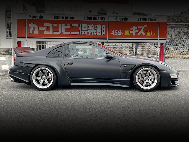 Side exterior of WIDEBODY CZ32 FAIRLADY Z.