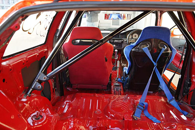 Roll cage installed EG6 CIVIC SiR.