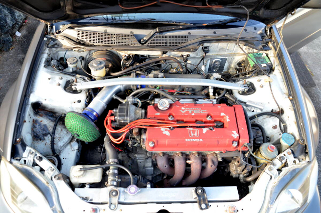 TYPE-R B18C VTEC engine installed EK4 HONDA CIVIC.