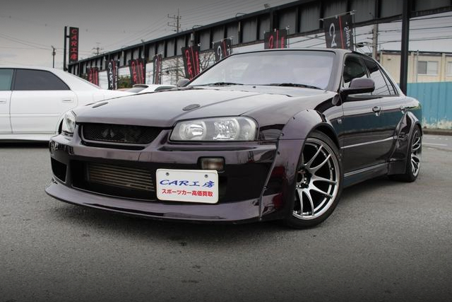 Front exterior of WIDEBODY ER34 SKYLINE 4-DOOR 25GT TURBO.