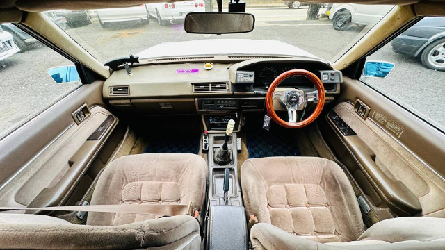 Interior of WORKS GX71 CRESTA.