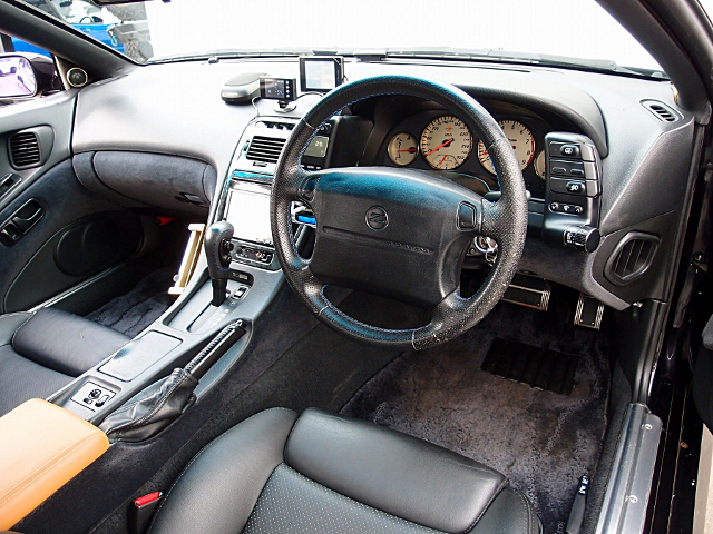 Dashboard of GZ32 FAIRLADY Z.