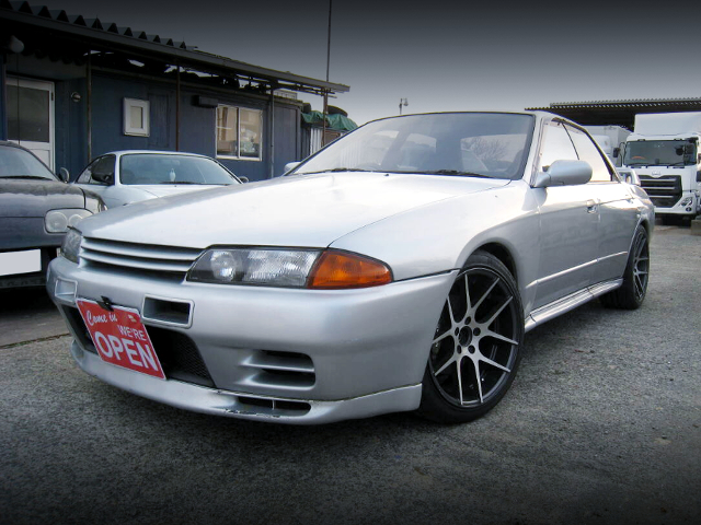 Front exterior of GT-R style WIDEBODY HNR32 SKYLINE 4-DOOR.