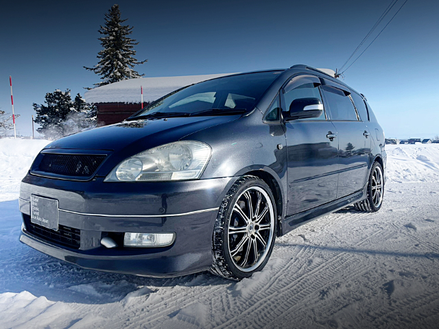 Front exterior of ACM26W TOYOTA IPSUM 240s.