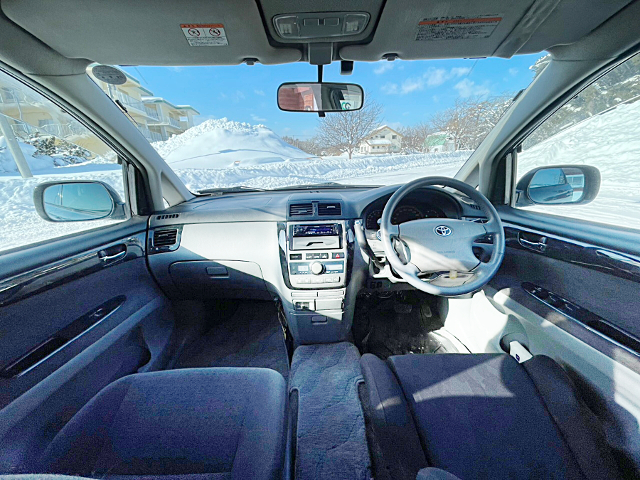 Interior of ACM26W TOYOTA IPSUM 240s.