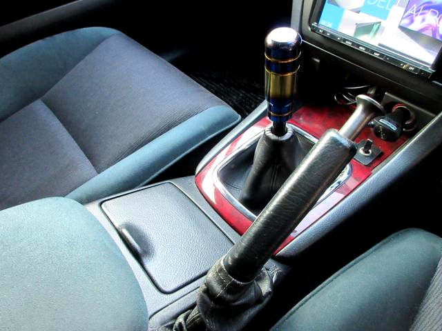 manual shift knob of JZX110W MARK 2 BLIT 2.5iR-V.
