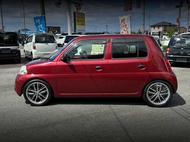 Side exterior of L235S DAIHATSU ESSE D.