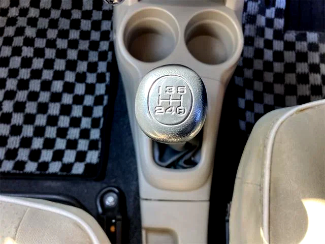 5-speed manual shift knob of 1st Gen DAIHATSU Mira Cocoa.