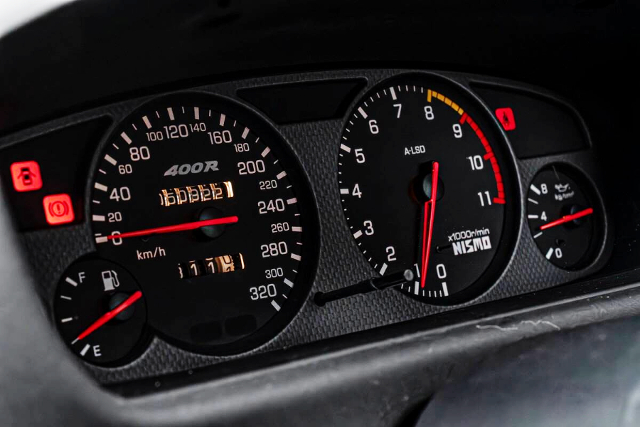 Speed cluster of BCNR33 NISMO 400R.