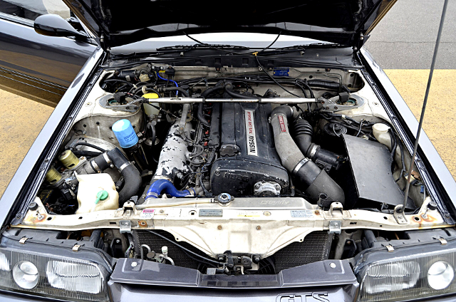 RB26DETT twin turbo engine.