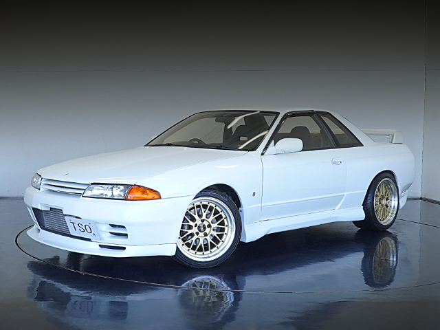 Front exterior of R32 SKYLINE GT-R.