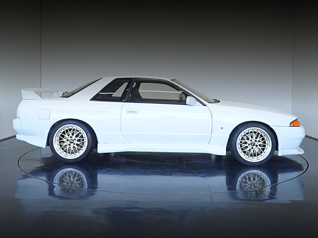 Right side exterior of R32 SKYLINE GT-R.