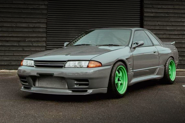 Front exterior of R32 SKYLINE 2-DOOR.