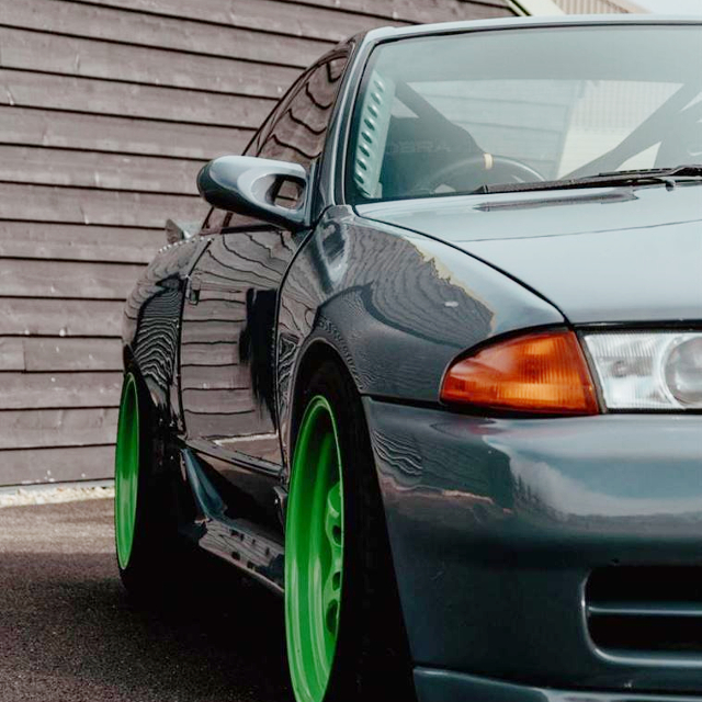 Front Side exterior of R32 SKYLINE 2-DOOR.