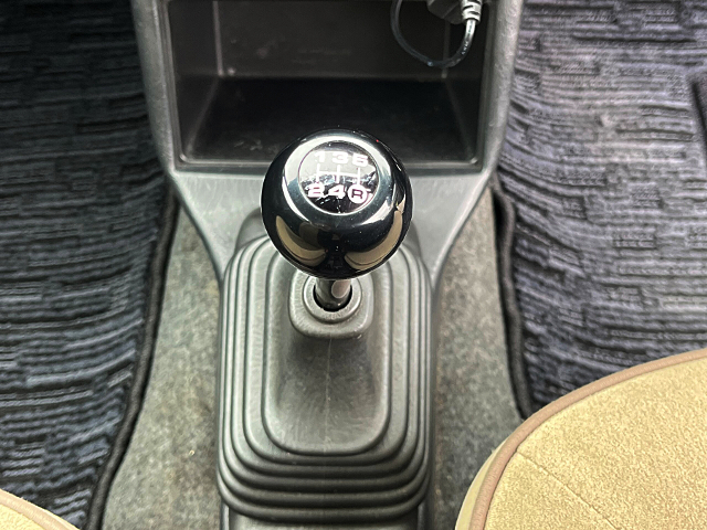 5-Speed manual shift knob of GINO style 5th Gen MIRA.