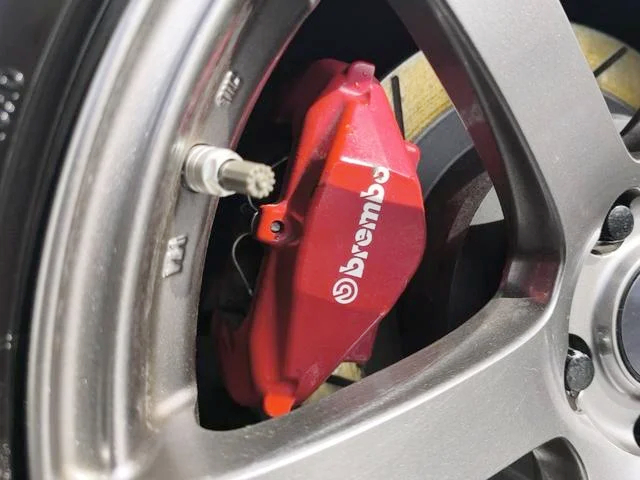 Rear 2-POT brake caliper upgrade.