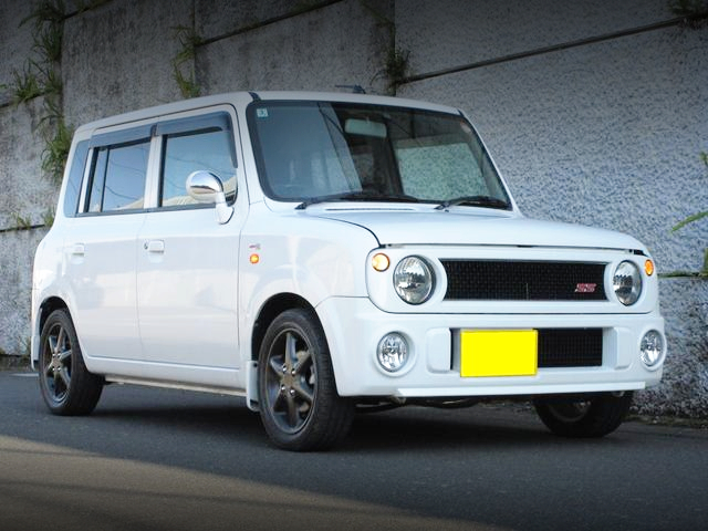 Front exterior of HE21S SUZUKI ALTO LAPIN SS.