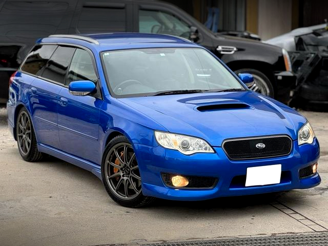 Front exterior of LEGACY TOURING WAGON WR-LIMITED 2004.