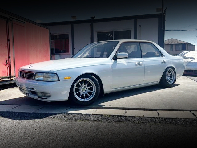 Front exterior of C34 NISSAN LAUREL.