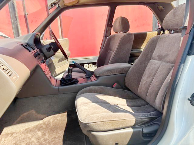 Interior seats of C34 NISSAN LAUREL.