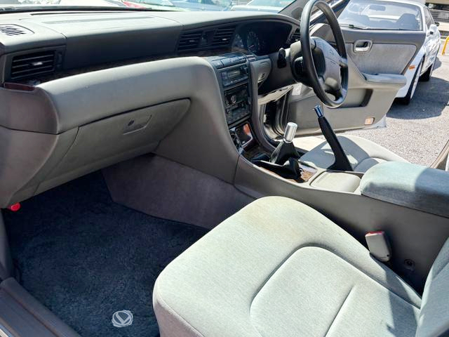 Passenger side interior of C35 NISSAN LAUREL.