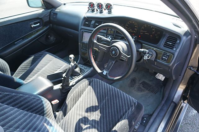 Interior of JZX100 CHASER TOURER-V.