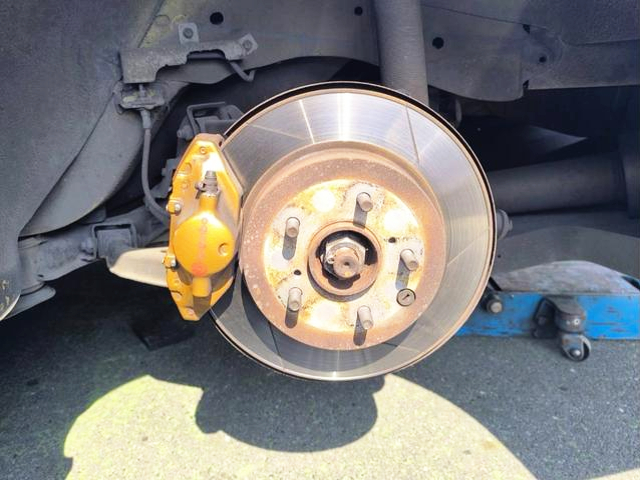 Brembo Rear 2-POT caliper.