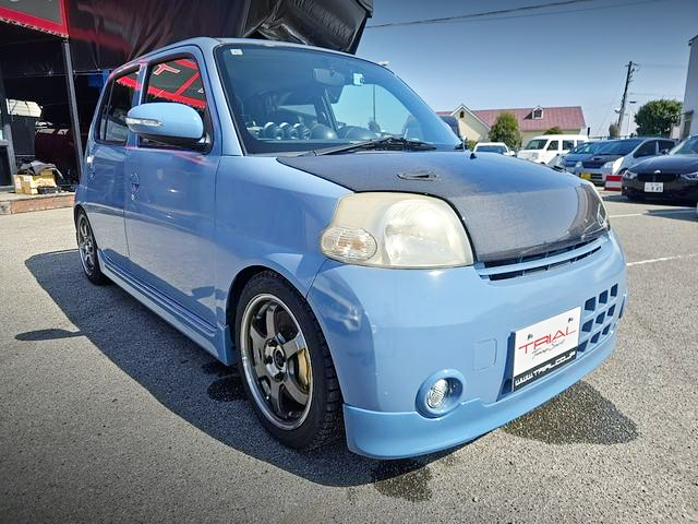 Front exterior of 1st Gen DAIHATSU ESSE.