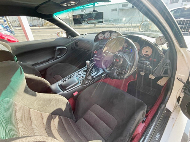 Interior of AFFLUX Ver.V WIDEBODY FD3S RX-7 TYPE-RB BATHURST X.