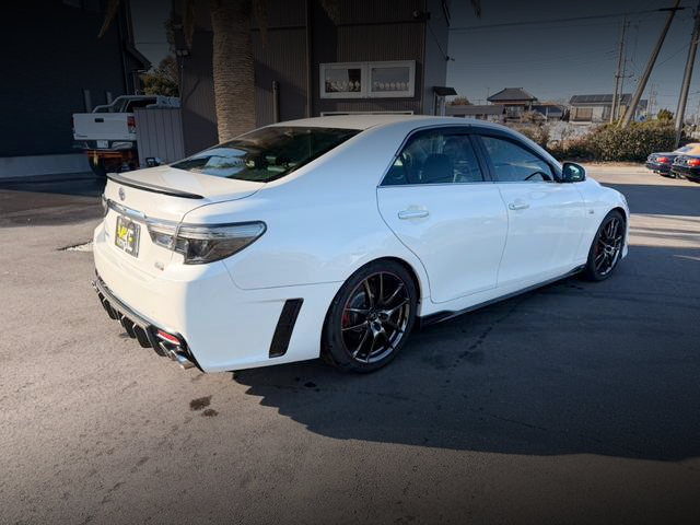 Rear exterior of GRX133 MARK X 350S G's.