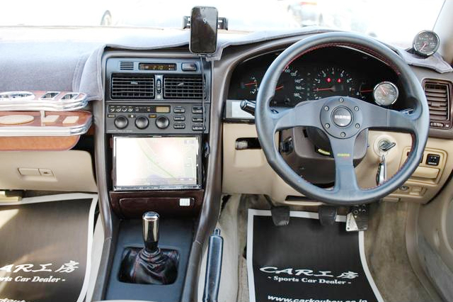 Dashboard of JZS147 ARISTO 3.0V.