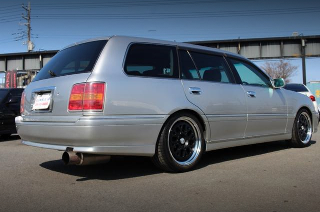 Rear exterior of JZS171W CROWN ESTATE ATHLETE-V.