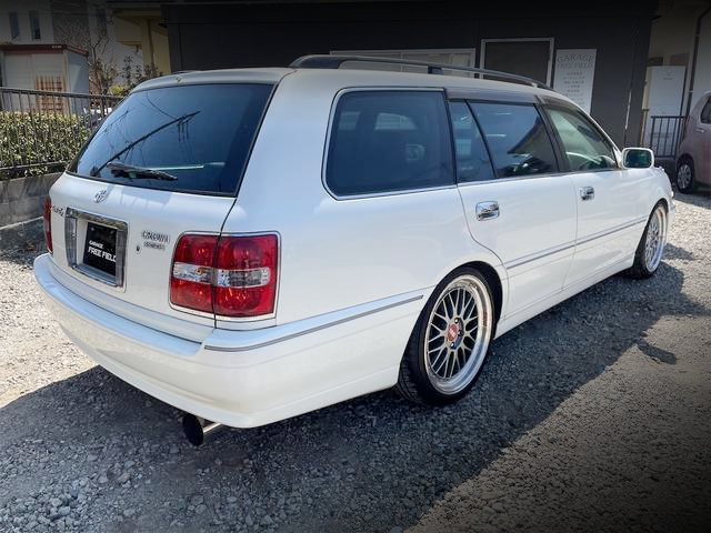 Rear exterior of JZS171W CROWN ESTATE ATHLETE-V.