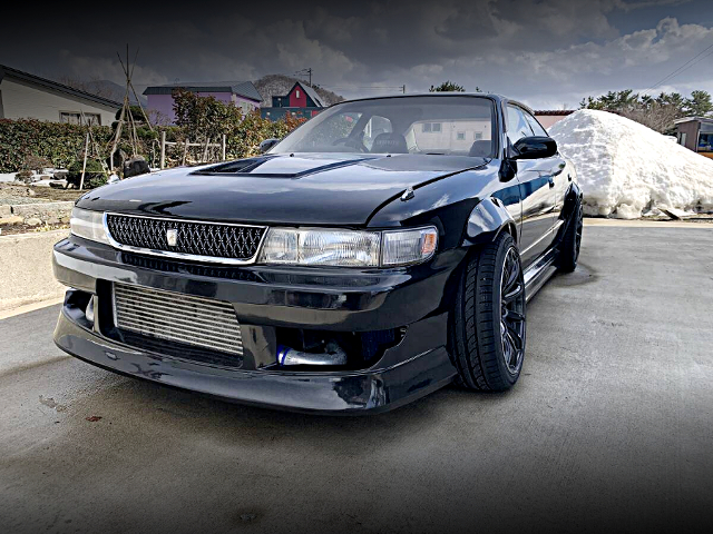 Front exterior of JZX90 CHASER.
