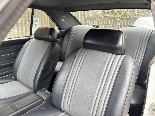 Seats of MS51 CROWN 2-DOOR HARDTOP.