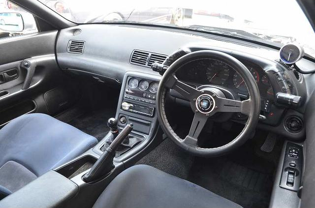 Interior Dashboard of R32 SKYLINE GT-R.