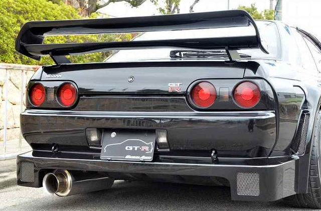 tail lights of M'S FACTORY WIDEBODY R32 SKYLINE GT-R.