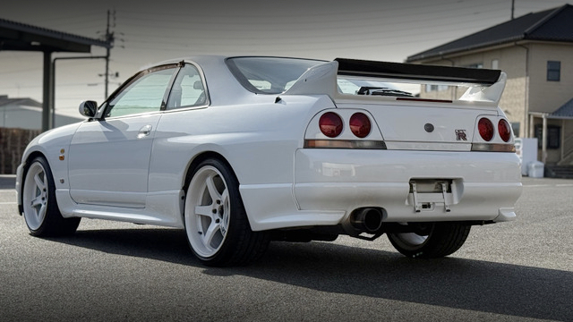 Rear exterior of BCNR33 SKYLINE GT-R.
