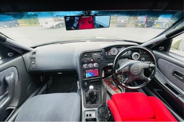 interior dashboard of BCNR33 SKYLINE GT-R.